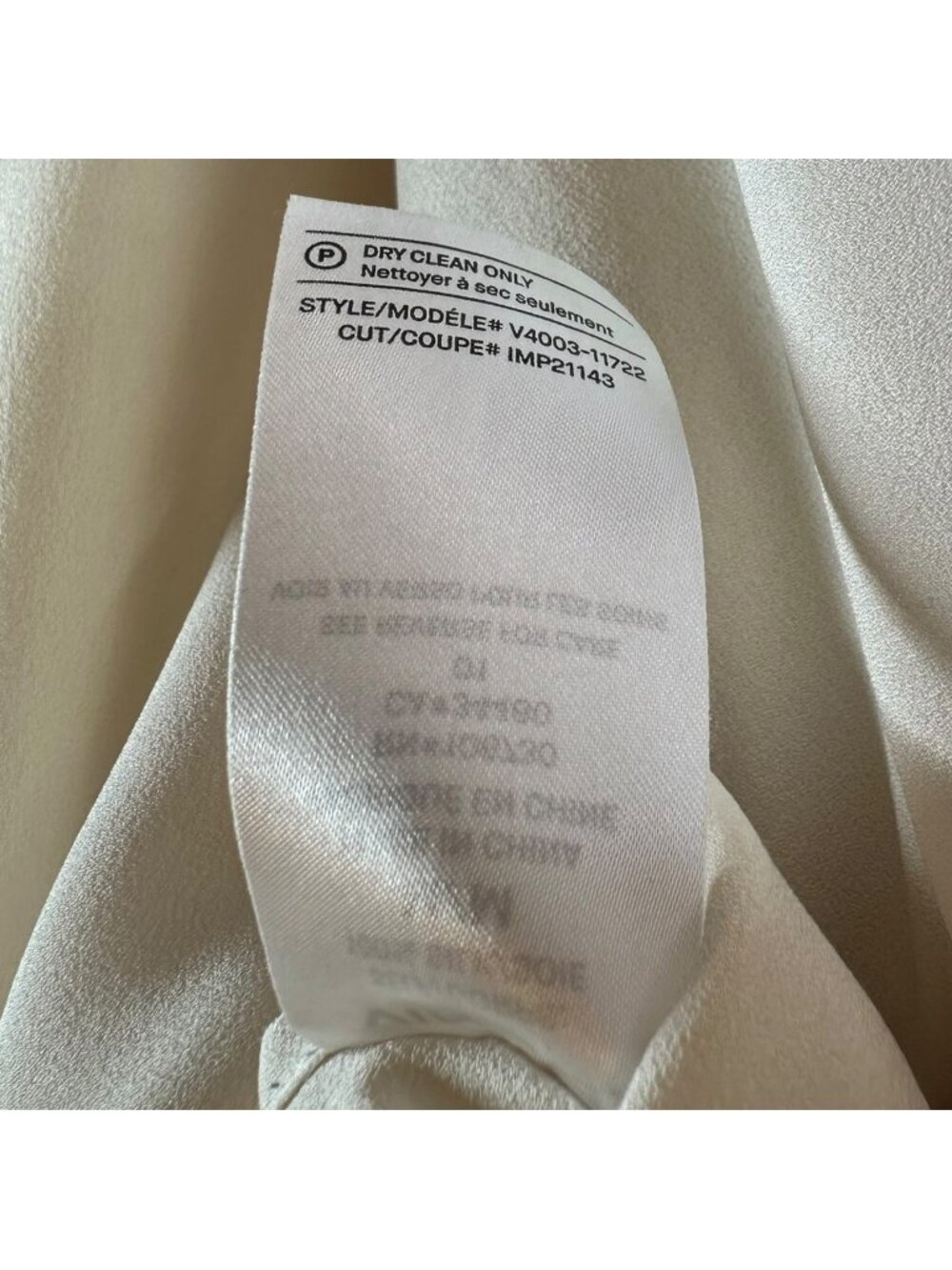 Vince Ivory Silk Crepe Blouse Size M Hidden Button Pleat Back Quiet Luxury - Picture 5 of 6